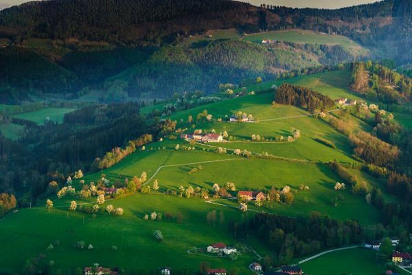 Des fermes dans la région de Mostviertel en Basse-Autriche