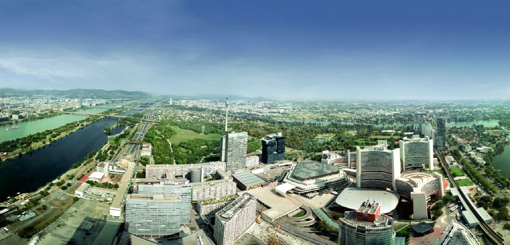 Vue panoramique avec l'Austria Center Vienna (ACV)