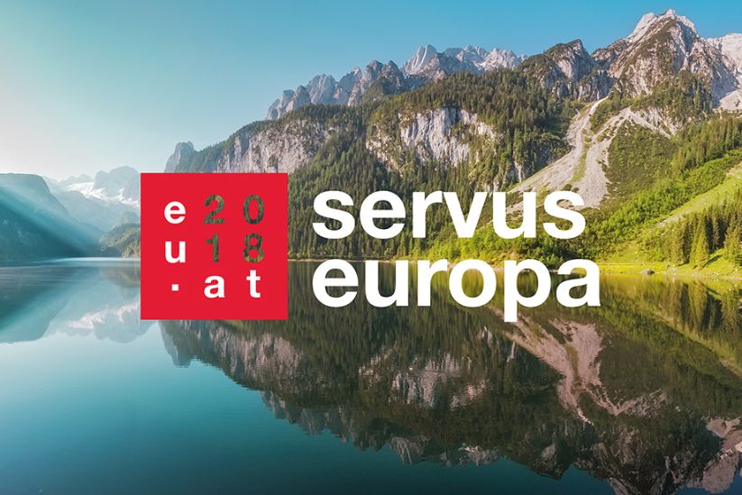 Logo eu2018.at und Servus Europa, Dachstein